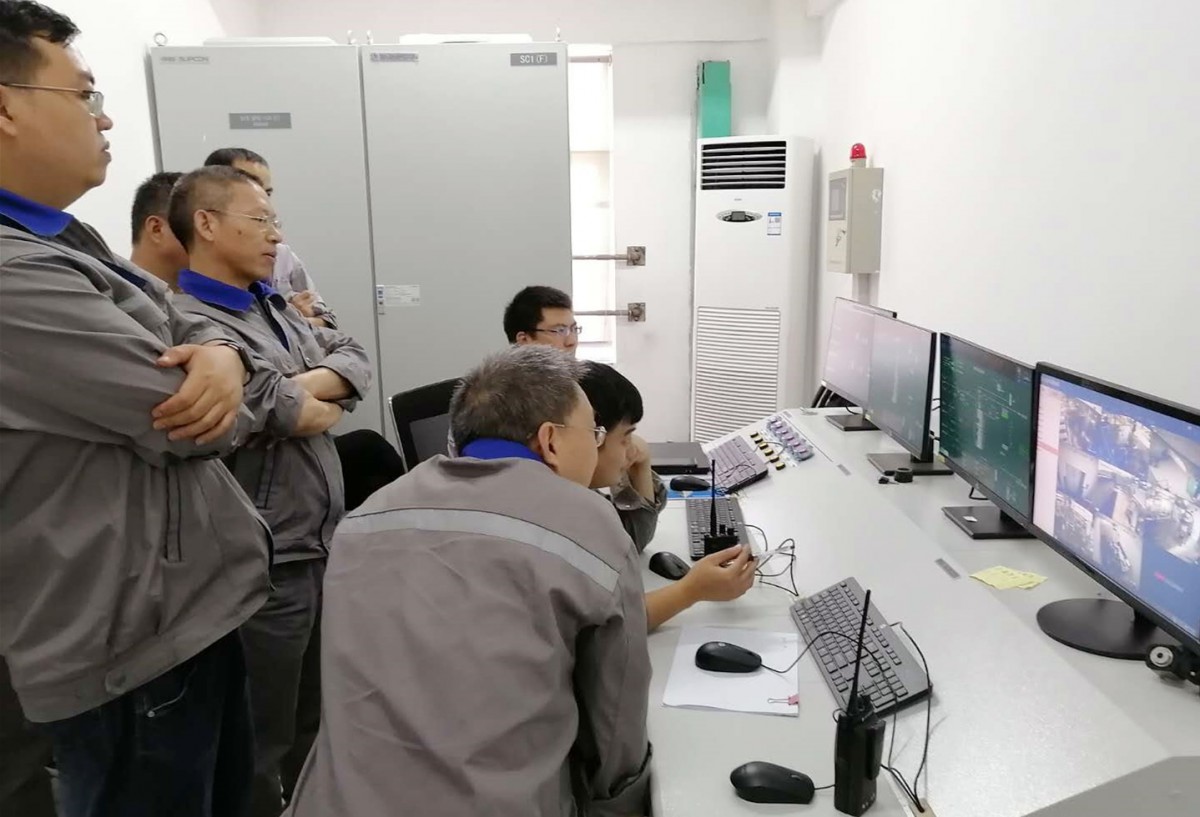 js7110whug.jpg js7110whug.jpg